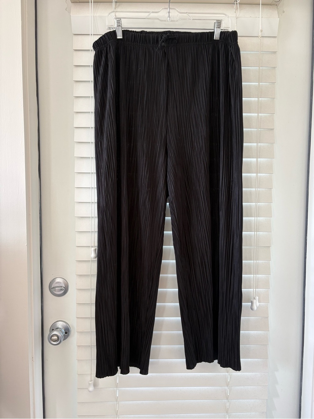 Black Pleated Wide-Leg Pants
